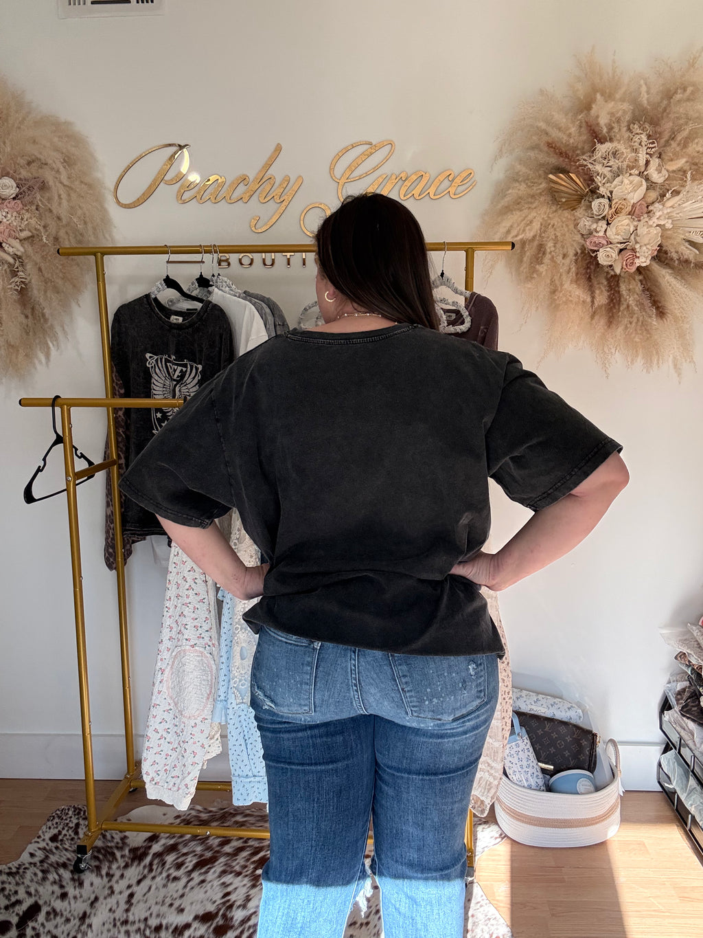 Jesus Paid It All Graphic Tee